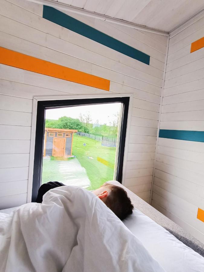 Tiny House - Baia De Fier Hotel Eksteriør billede